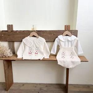 Joli gilet en tricot brode et ensemble barboteuse pour bebe fille vetement bebe floral