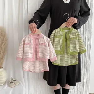 Infant baby girl autumn plaid knit cardigan coat and cute strap skirt set, sweet style.