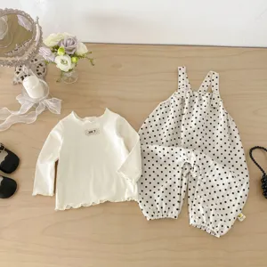 Baby Mädchen Langarmshirt und Latzhose mit Punkten Set, süße Freizeitkleidung für Kinder.