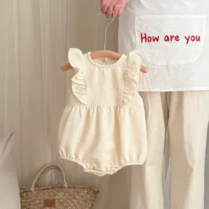 Zomer baby romper jurk met volants, schattige mouwloze babykleding met mooi ontwerp.