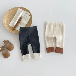 Deliziosi leggings in maglia per neonati con risvolti a contrasto, pantaloni caldi ed elastici invernali.