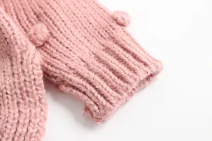 Roze baby gebreid vest mouw detail zachte kleuter trui handgemaakte bal winter top