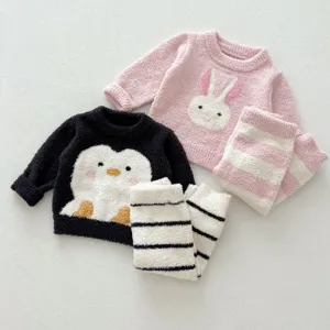 Ensembles pyjama doux en polaire pour bébé avec motifs lapin et pingouin pour l'hiver.