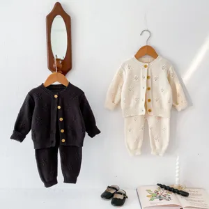 Süßes Baby Strickjacke und Hosen Set, bequeme Frühlingskleidung für Kleinkinder Jungen und Mädchen.