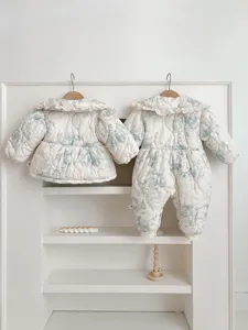 Infant baby winter thickened warm romper and lace collar jacket set with blue floral print.