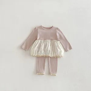 Joli ensemble bébé fille haut côtelé manches longues jupe volantée pantalon printemps