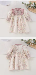 Vestido floral de manga larga para niña pequeña con cuerpo fruncido y cuello con volantes.