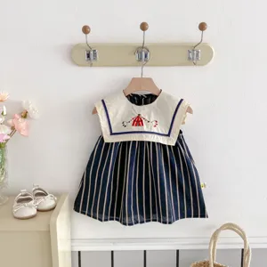 Vestido de verano sin mangas a rayas para niñas con lindo bordado de circo cuello marinero