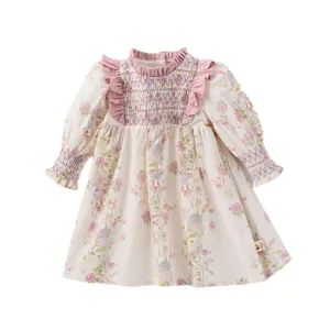 Vestido largo de niña con flores, cuerpo fruncido y volantes, bonita prenda de primavera.