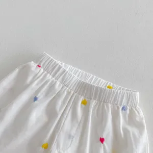 Simpatici pantaloncini di cotone per neonata con ricamo di cuori colorati estate