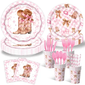 Rosa Western Cowgirl Party Geschirr Detail mit Tellern, Bechern, Servietten und Besteck Set.