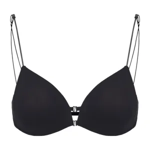 Gedetailleerd uitzicht op de zwarte beugelloze bralette met voorsluiting en fijne bandjes.