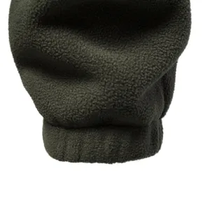 Nahaufnahme des olivgrünen Herren Fleece-Sweatshirtbündchens mit weicher Frotteetextur.