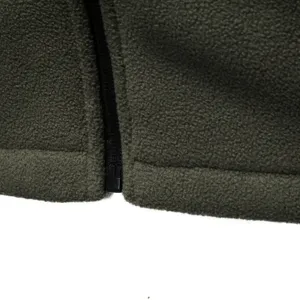 Dicker Fleecepullover Detail olivgruen Winter warme Bekleidung Stoff Reissverschluss