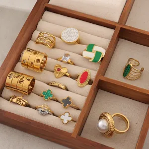 Groothandel roestvrijstalen gouden ringen set met zirkoon, malachiet, parel en klaver ontwerpen.