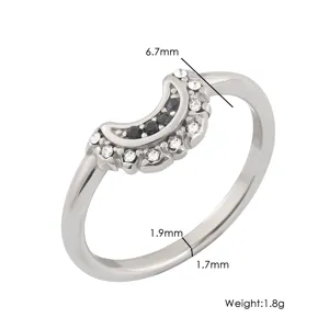 Silberner Mondsichel-Stapelring mit funkelnden Steinen, elegantes geometrisches Design.