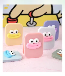 Mignon drôle de bouche de saucisse dessin animé pliable miroir de maquillage de poche portable.