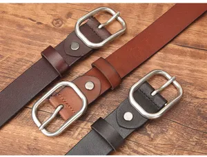 Cinturón de cuero retro para mujer con hebilla clásica, ideal para combinar con vaqueros y vestidos.