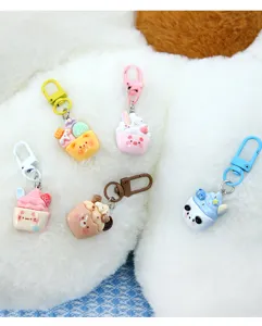 Joli porte-clés sundae de dessin animé, charmant pendentif de cartable et beau petit cadeau.