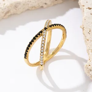 Anillo cruzado elegante de circonita, joyería de moda chapada en oro, estilo vintage versátil.