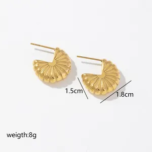 Pendientes de tuerca concha irregulares chapados en oro de 18K, joyería de moda elegante.