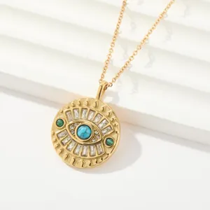 Collar con colgante de mal de ojo dorado con cadena retorcida, joyería de acero de titanio.