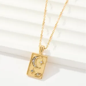 Collar con colgante de luna y estrella de acero inoxidable dorado para mujer minimalista.