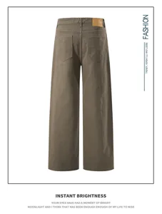 Pantaloni casual dal taglio dritto in cotone kaki, design minimalista con tasche posteriori.
