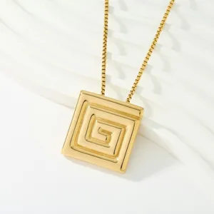Exquisite gold-plated square pendant necklace with classic geometric design for women fashion.