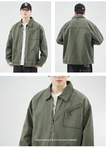 Vue détaillée en gros plan de la veste de loisir lavée pour homme avec poche poitrine.
