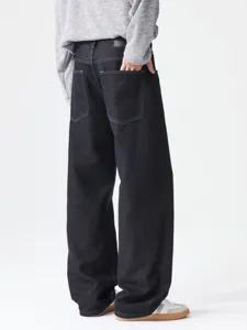 Men's loose fit straight leg raw denim jeans, high street clean style casual denim trousers.