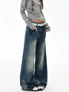 American high street vintage washed wide leg denim jeans with stylish grey top for women.