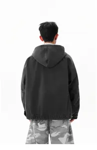 Veste cargo en jean ample à capuche vintage pour homme, style délavé effet usé dos.