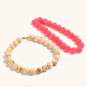 Set di collana con perle grosse, gioielli di modo retrò con perle rotonde colorate per donne.