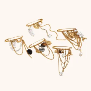 Broche pampille en acier inoxydable doré, détails de design de niche exquis pour looks chics.