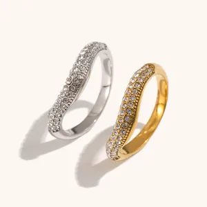 Detailed view of exquisite stainless steel 18K gold plated irregular V shaped crystal ring.