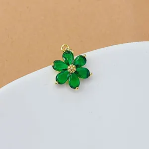 Vergoldeter Kupfer grüner Zirkon Blumen Anhänger für DIY handgemachte Schmuck Ohrringe.