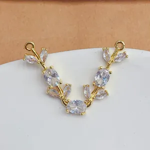 Pendentif connecteur de branche en zircone cubique dorée pour bijoux faits à la main.