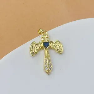 Vergoldeter Kupfer Mikrofassung Zirkonia Engelsflügel Kreuz Anhänger für Schmuckherstellung.
