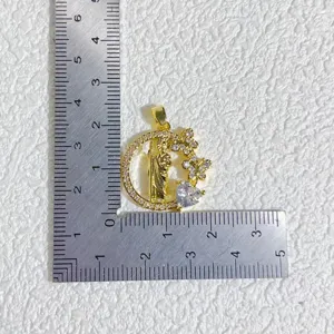 Ciondolo collana Vergine Maria in zircone micro pavé dorato accessorio DIY dettaglio misura