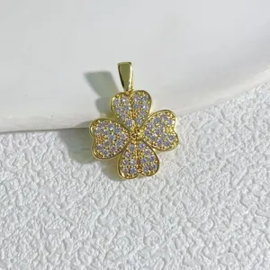 Exquisiter 18K vergoldeter Mikro-Zirkonia vierblättriges Kleeblatt Kupfer Anhänger.