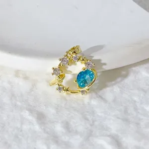 Squisito ciondolo Saturno in pietra blu microincassata in rame, elegante gioiello DIY.