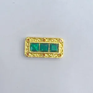 Connettore per bracciale DIY stile vintage placcato oro con pietre di zirconio verde.
