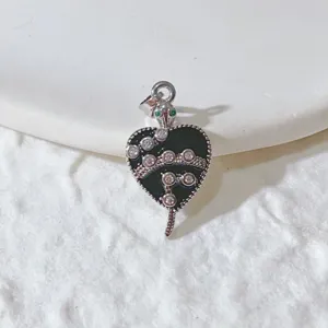 Kupfer Mikrofassung Zirkon Herz Schlange Anhänger Elegante Mode Schmuck Zubehör Halskette