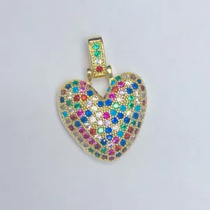 Vergoldeter Mikro-Pave-Mehrfarben-Zirkonia-Herz-Anhänger Modeschmuck-Accessoire.
