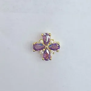 Exquisites kupfervergoldetes lila Zirkon Blumen Zwischenperle DIY Schmuck Zubehör.