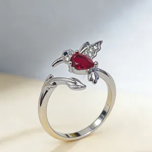 Silberner Kolibri verstellbarer Offener Ring mit rotem Kristall und klaren Zirkoniasteinen.