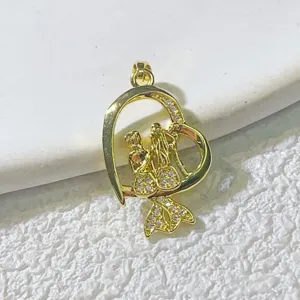 Detailansicht vergoldeter Meerjungfrau Herz Anhänger Schmuck DIY Zubehör glänzende Zirkonia
