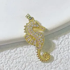 Exquisites vergoldetes Zirkonia Seepferdchen Anhänger DIY Schmuckzubehör Stücke.