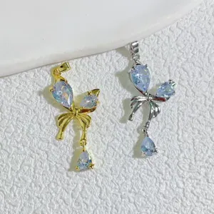 Pendentif Papillon à Gland en Cuivre Plaqué Or Strass Nœud Charms Pour Fabrication de Bijoux DIY Accessoires Élégants Pendentifs Étincelants